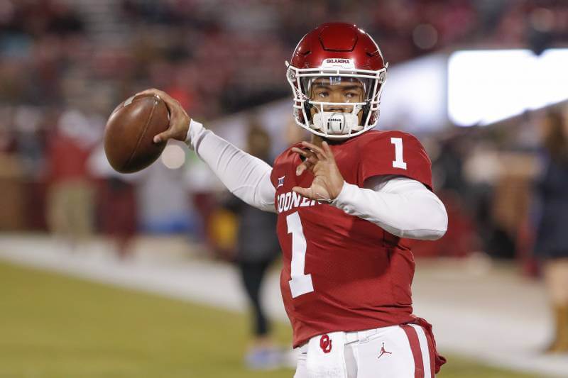Kyler Murray throws for OK Sooners